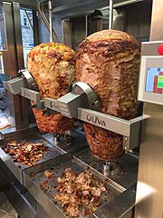  Super Döner-Schnitt dank der vollautomatischen Dönerschneidemaschine "Der Gerät" (©Foto:Martin Schmitz)
